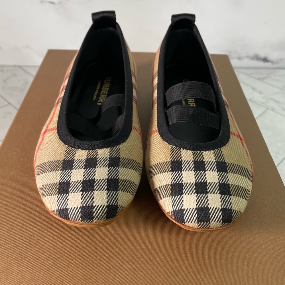 Burberry Ballerina Flats (Never Worn) – Toddler Girl EU 29
